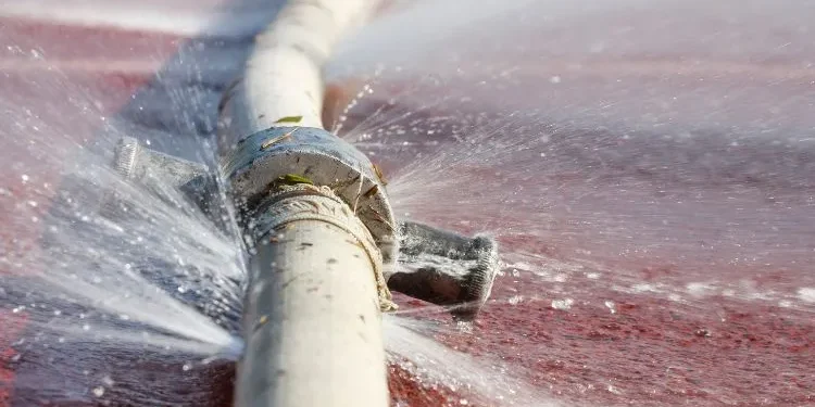 Water pipe leak repair Water pipe leak repair